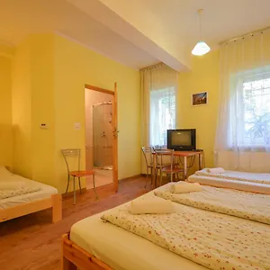 https://aparthostel-fryderyk.krakowhotelspoland.com